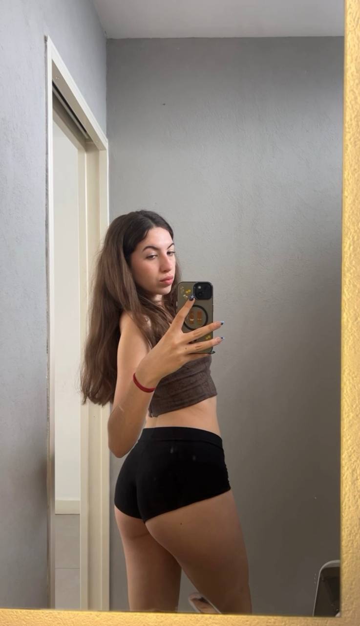 Amber in her underwear in Jakarta