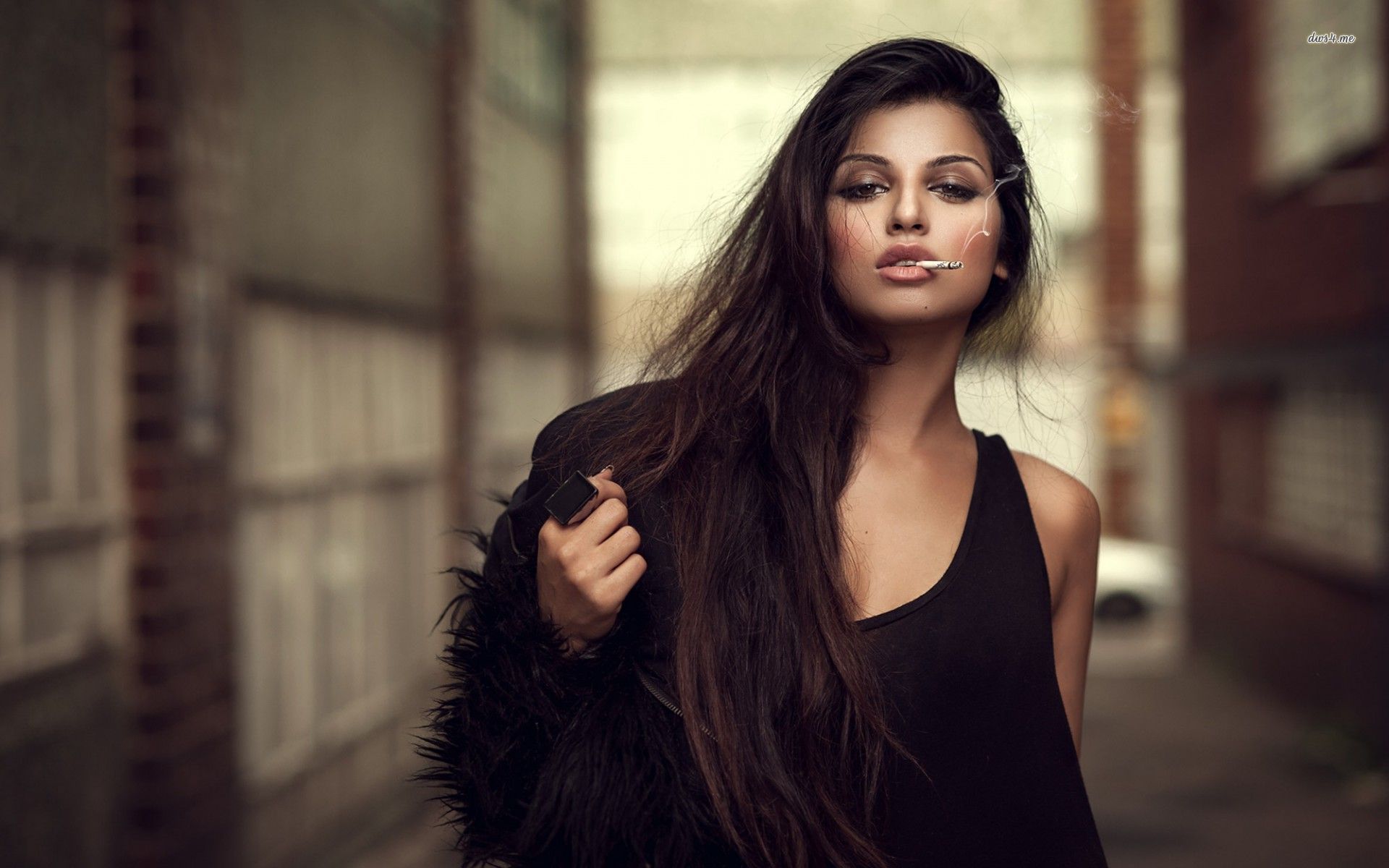 A playful frame from Sassy girls — online in Jakarta