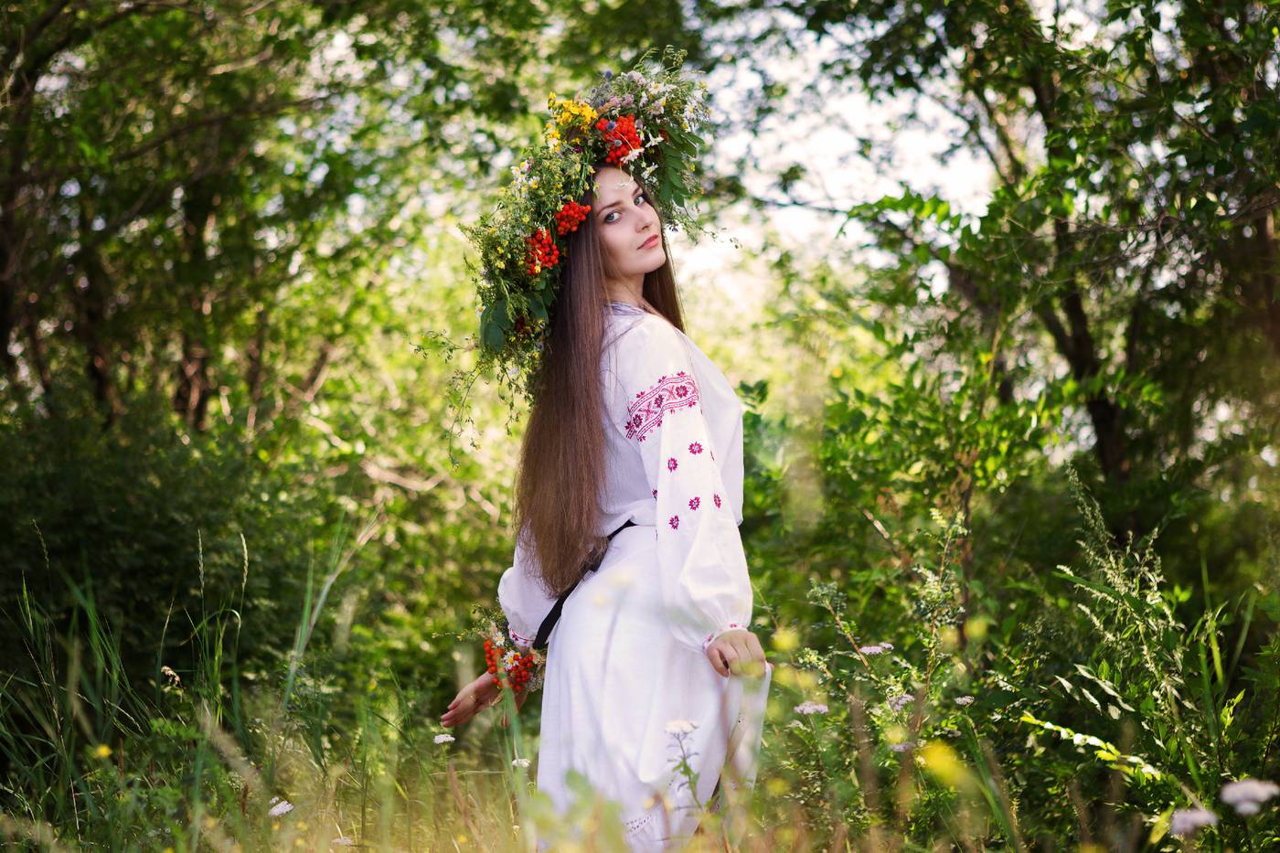 Slavic girls brings the glow — live moments in Jakarta