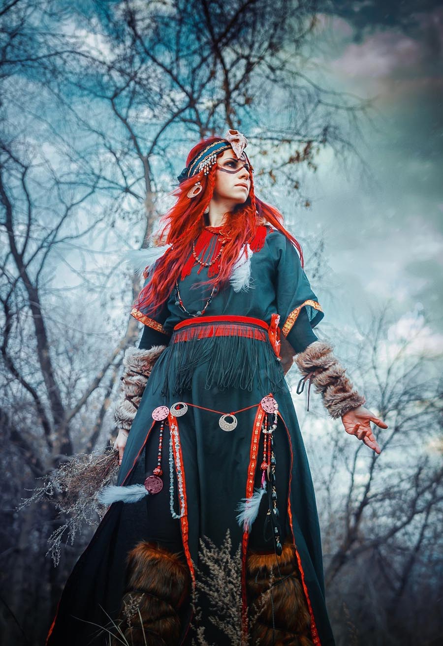 Take a pause and enjoy Girls in Slavic costumes — streaming from Jakarta