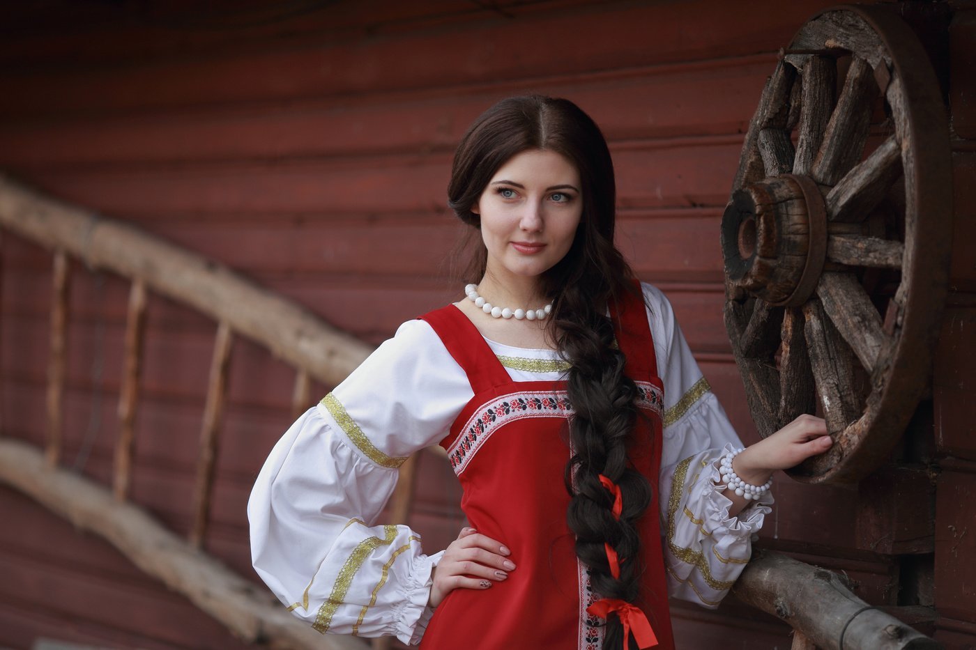 Girls in Slavic costumes’s look of the day — catch her live in Jakarta