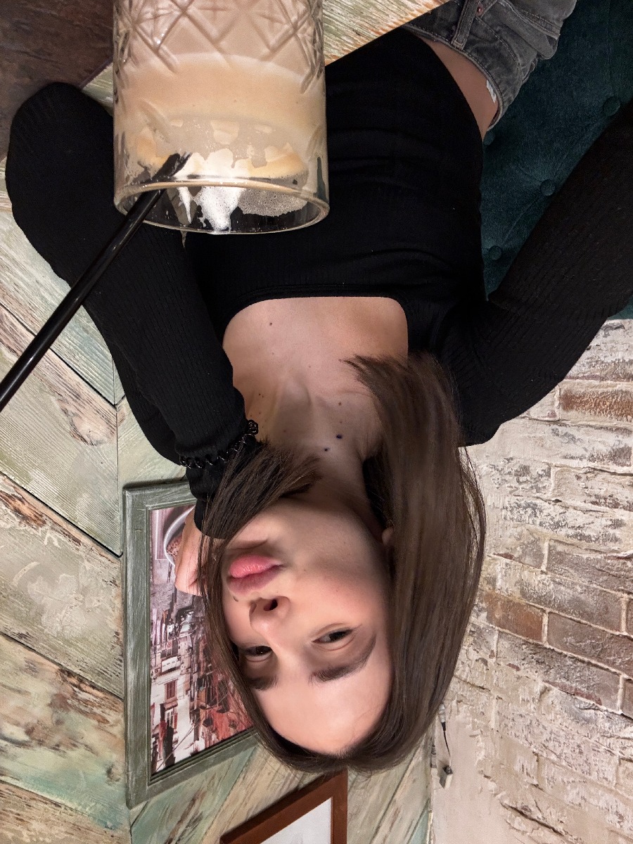 Fresh photos, fresh mood — Tina online in Jakarta